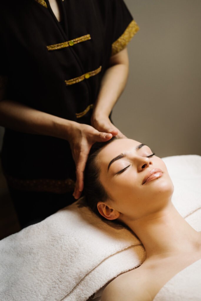 Taškinis veido ir galvos masažas