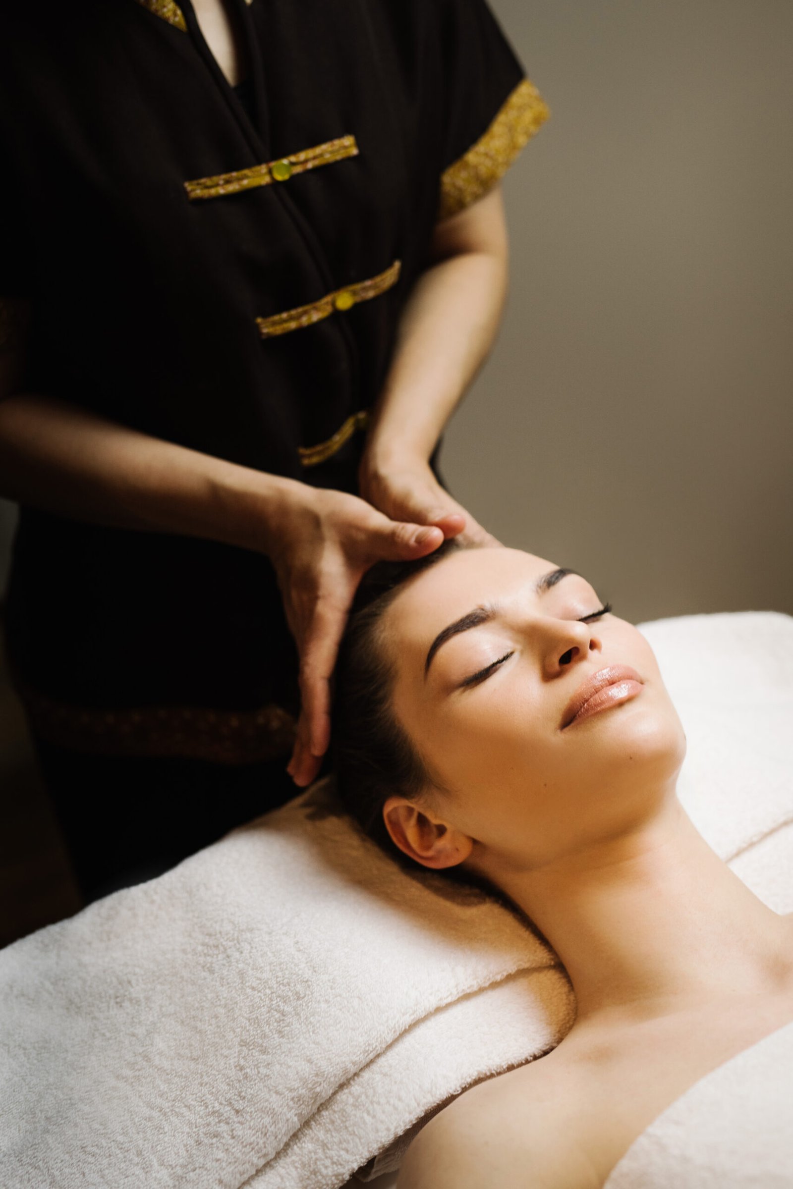 Taškinis veido ir galvos masažas