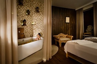 Aromatherapy Herbal Bath